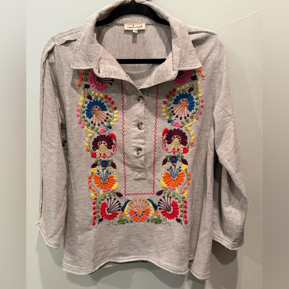 Embroidered Light Grey Tunic Top with Multicolor Floral Detail